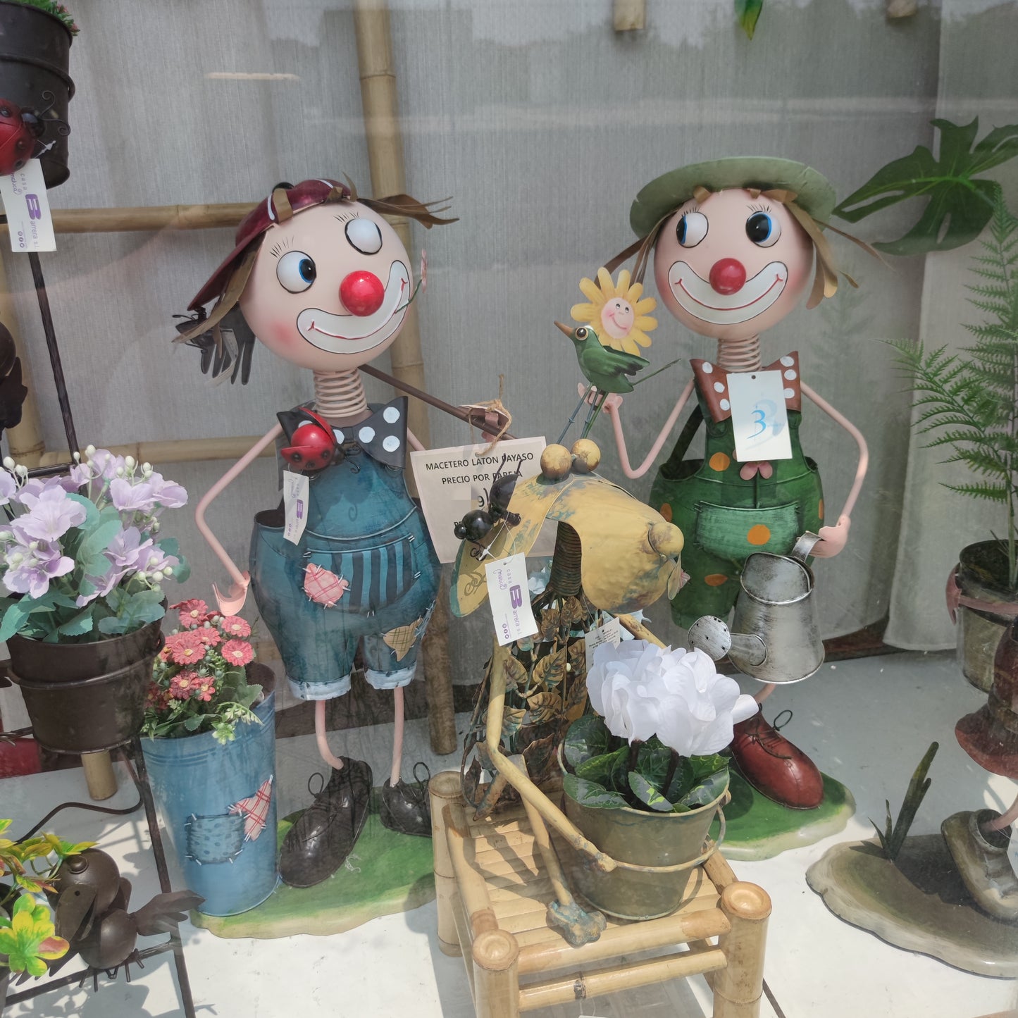 MACETERO LATON PAYASO PETO VERDE 40X22X81