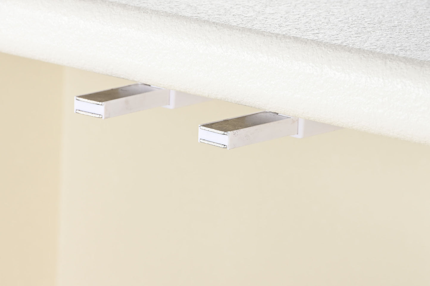 Comoda mdf 80*37*86cm 2 PUERTAS 3D BLANCO