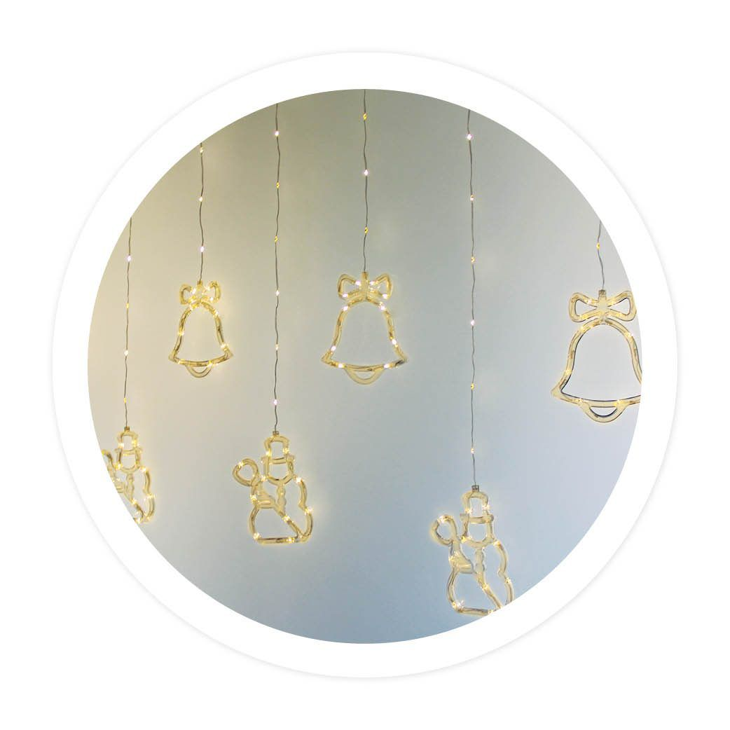 Cortina LED con campanas y munecos de nieve
